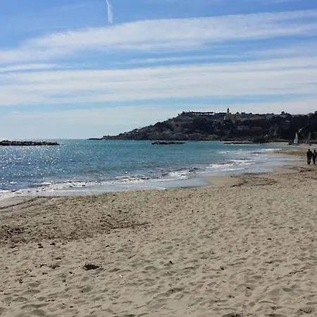 Seaview By Rentopolis *